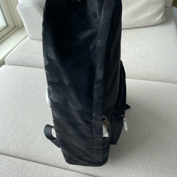 DEUX LUX BLACK CAMO BACKPACK BNWT